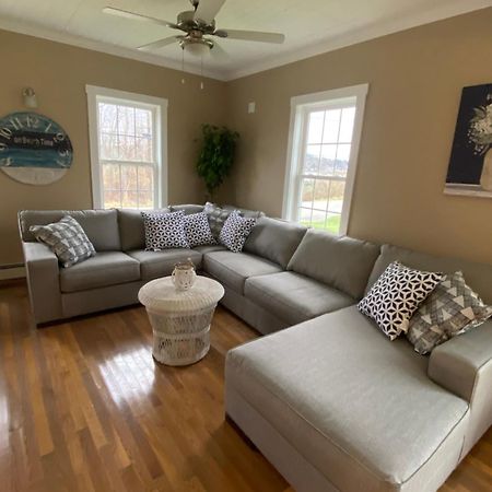 Beach House - On Lake Time Newport Экстерьер фото