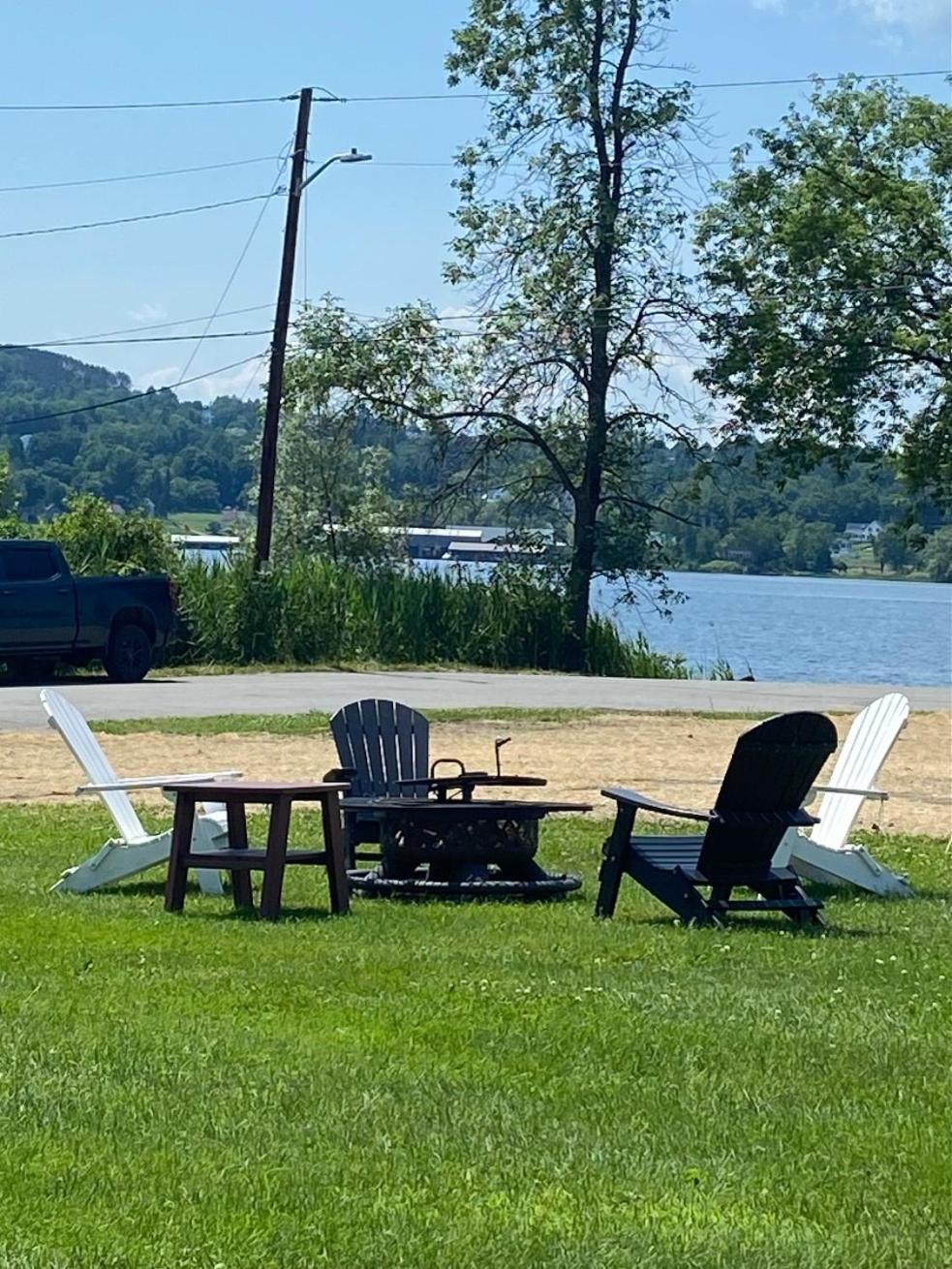Beach House - On Lake Time Newport Экстерьер фото