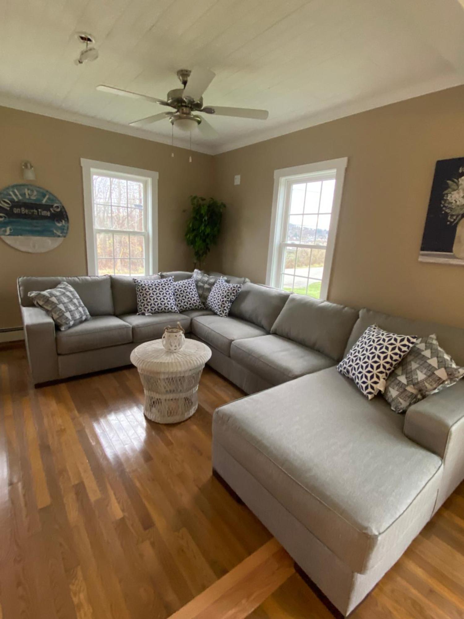 Beach House - On Lake Time Newport Экстерьер фото